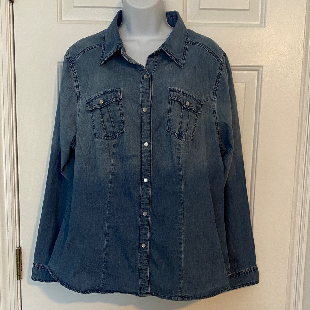 Torrid Chambray Blue Denim Snap Button Up Shirt Women's Size 0 Long Sleeve